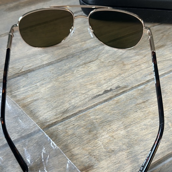 Revo Conrad Gold sunglasses new with case never been worn - Picture 5 of 8